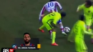 Arda Turan Lanza su Bota al juez de linea Atletico Madrid vs Barcelona 2015