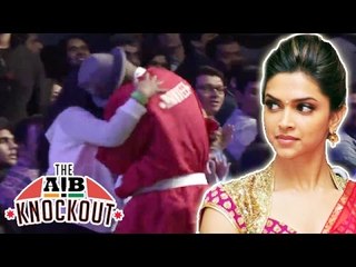 Ranveer Singh KISSES Female Fan In Front Of Deepika