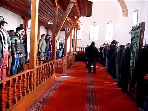 555 YILDIR HUTBE KILIÇLA OKUNUYOR