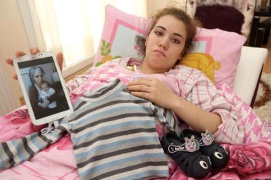 Çocuk Gelin 15'inde Evlendi, 16'sında Anne Oldu, 18'inde Ölmek İstedi