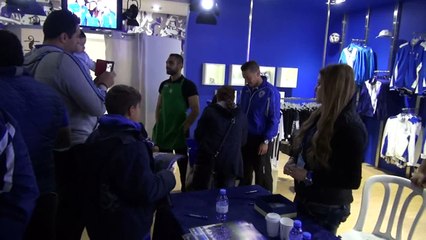 Ο Μακρής στην μπουτίκ με φίλους της Ανόρθωσης