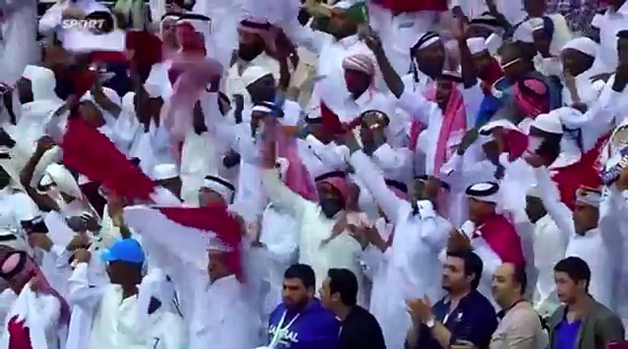 Mondial Handball 2015 - Qatar Pologne - les polonais félicitent les arbitres