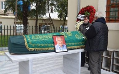 Sanat Dünyası, Usta Oyuncuyu Son Yolcuğunda Yalnız Bıraktı