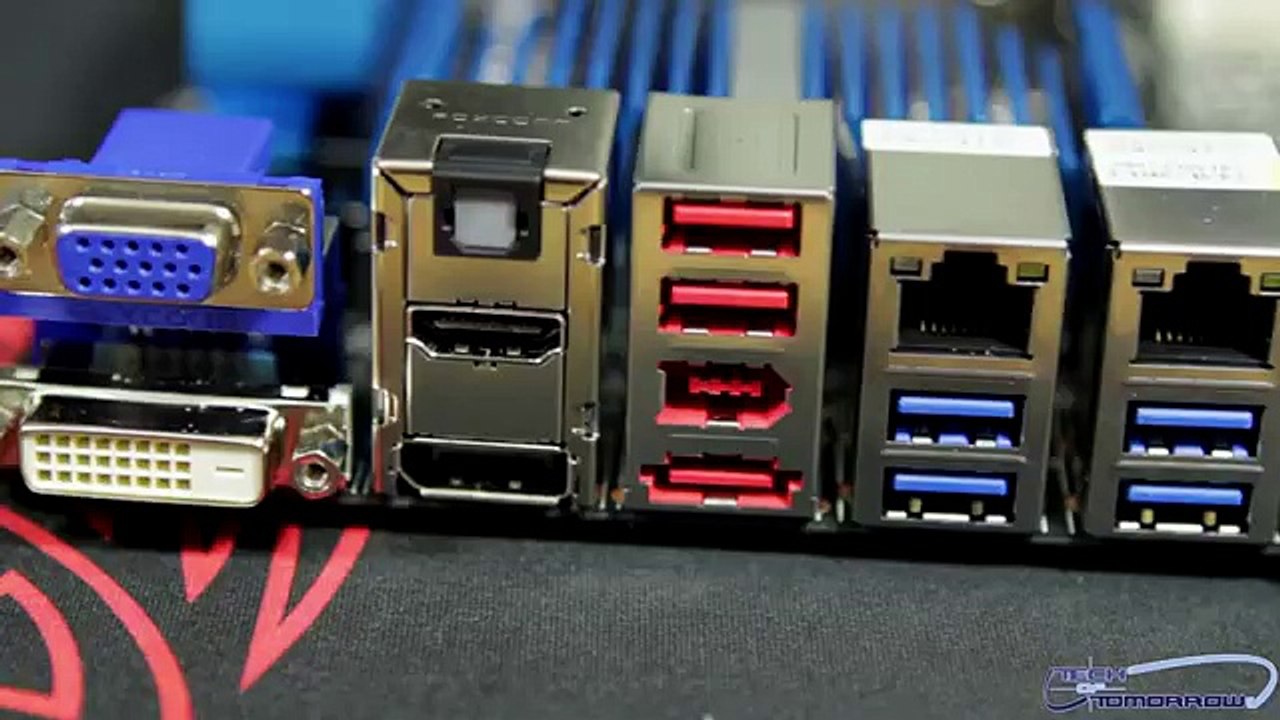 Hardware Pr0n Unboxing Gigabyte GA Z77X-UD5H Ultra Durable Motherboard