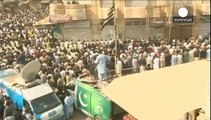Los chiíes de Pakistán lloran la muerte de 61 compañeros en el atentado del viernes
