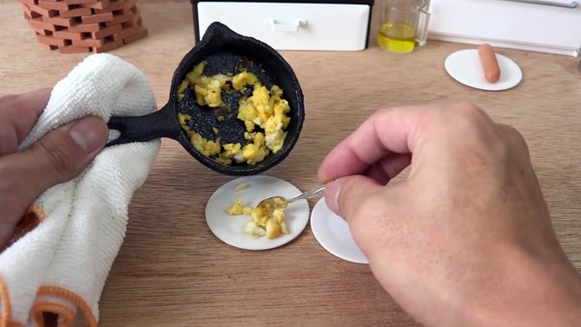 Miniature Real Food and kitchen!