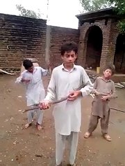 ان بچوں کی عاشقی چیک کریں
