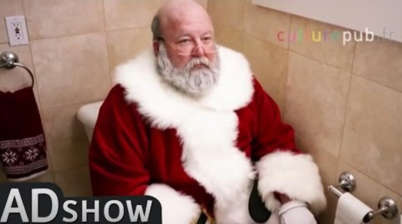 Santa Claus caught with pants down !