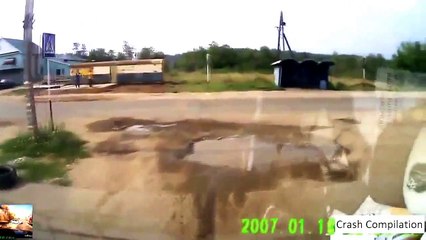 WOOD UNLOADING IN RECORD TIME - DÉBARQUEMENT DE BOIS EN UN TEMPS RECORD