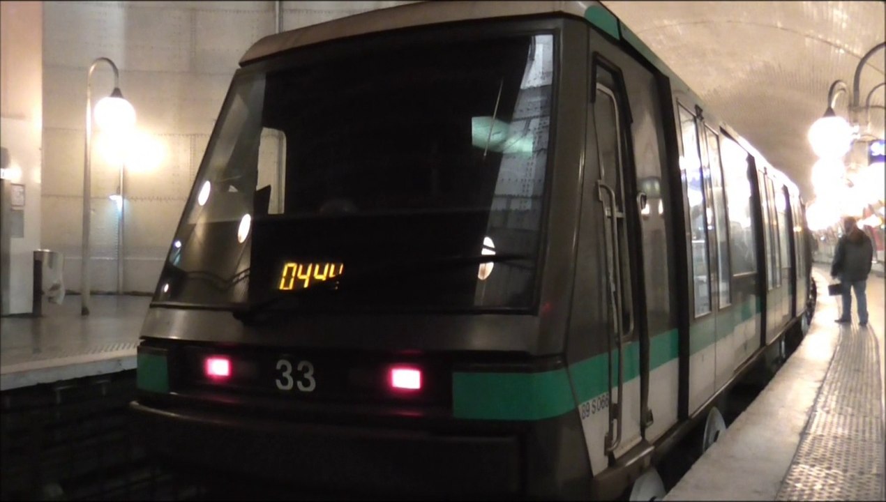 MP89 : Arrivée à la station Cité sur la ligne 4 du métro parisien