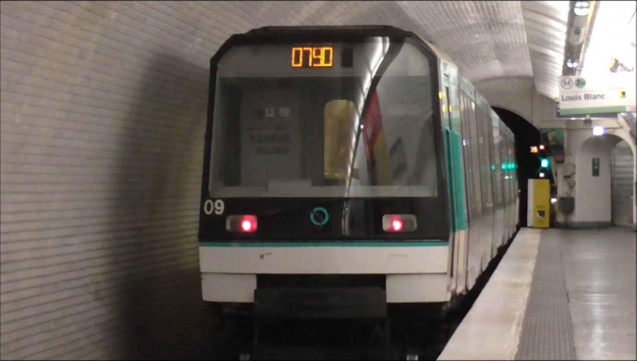 MF88 : Départ de la station Danube sur la ligne 7bis du métro parisien