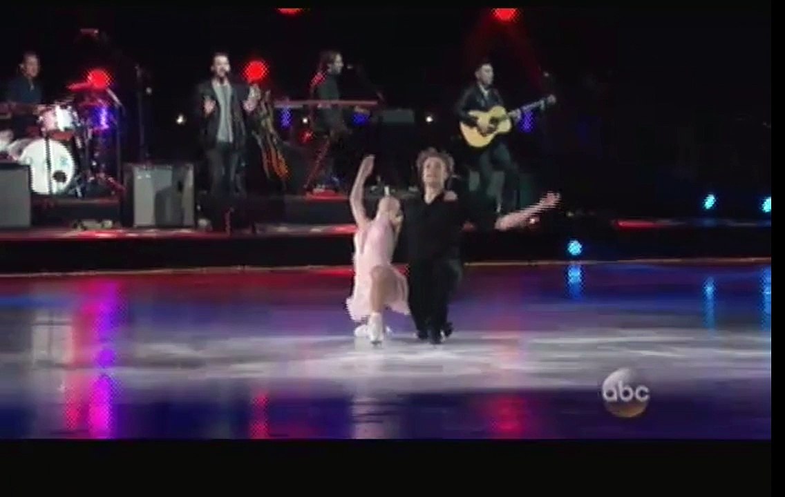 Meryl Davis and Charlie White love on ice- peace and finale