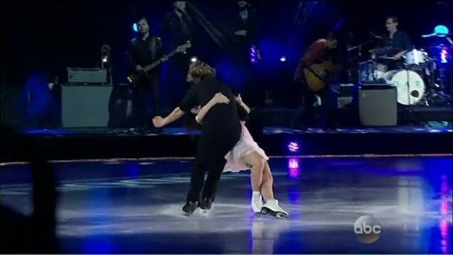 Meryl Davis & Charlie White - Love On Ice