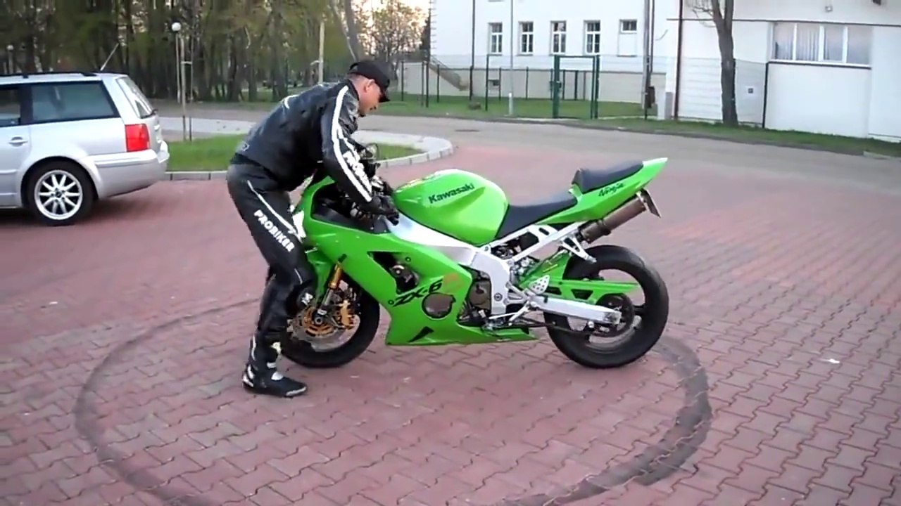 Man Become His Self Stunt During Showing Stunt of Heavy Bike