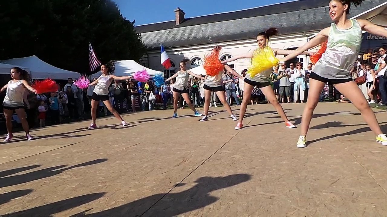 Pom Folies' Show