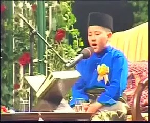 قرآءة لطفل ياباني يجود القرآن