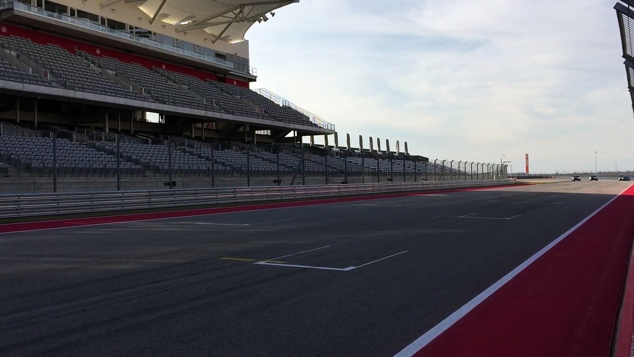 BMW X6M 130mph flyby at COTA
