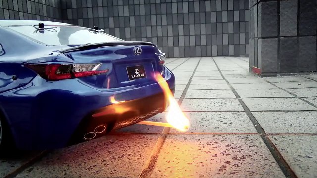 Drifts de précision avec une Lexus RC