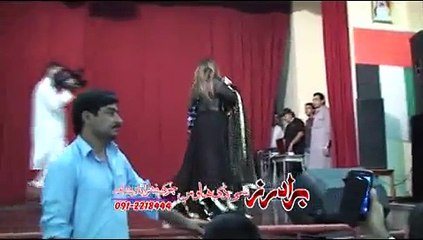 Nadia Gul 2015 Pashto Stage show Performance on song Wa Zama Charsi Janana