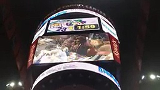 Il triche à un concours de mangeurs dailes de poulet