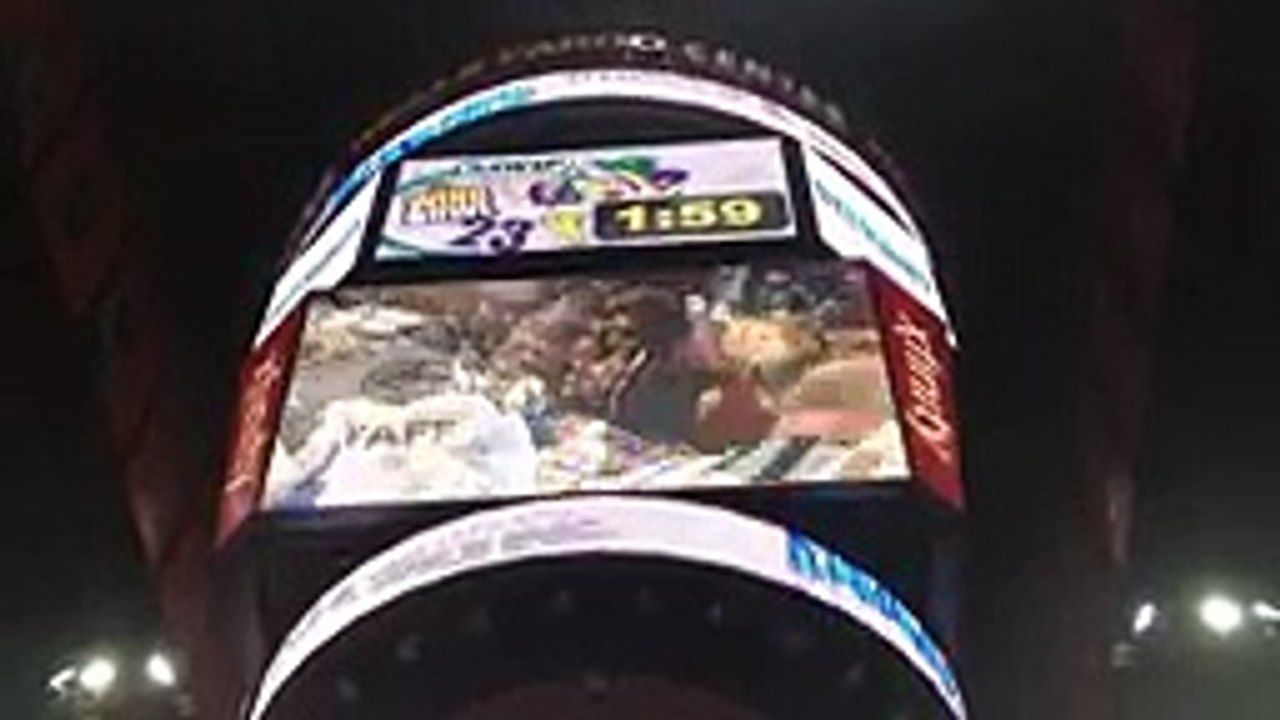 Il triche à un concours de mangeurs dailes de poulet