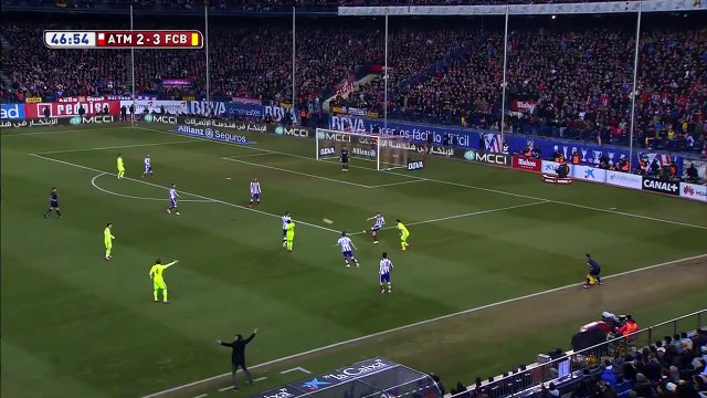 VIDEO - Ardan Turan jette sa chaussure sur l'arbitre en pleine rencontre