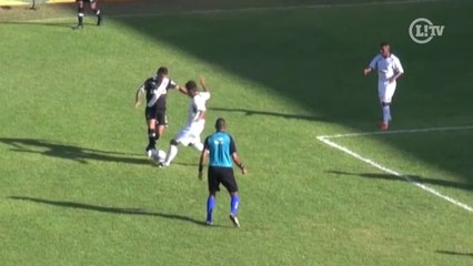 Olé! Bernardo humilha adversário com linda caneta