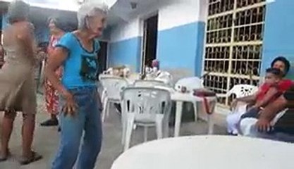 Funny mama dance