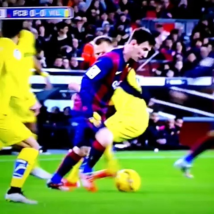 Lionel Messi se lució con jugadón y dejó desorientado a Denís Chéryshev
