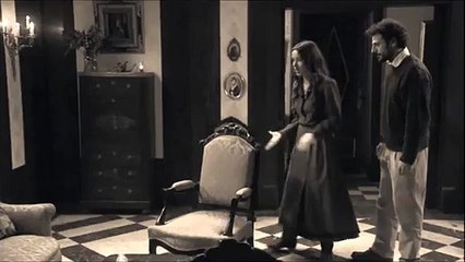 Conrado le pide matrimonio a Aurora