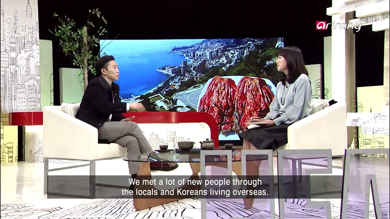 Do you still keep in contact with people you met through social media 소셜 미디어를 통해서 여전히 해외에서 만난사람들과 연락을 하는지