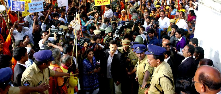 Pawan Kalyan and Venkatesh Scene from Gopala Gopala