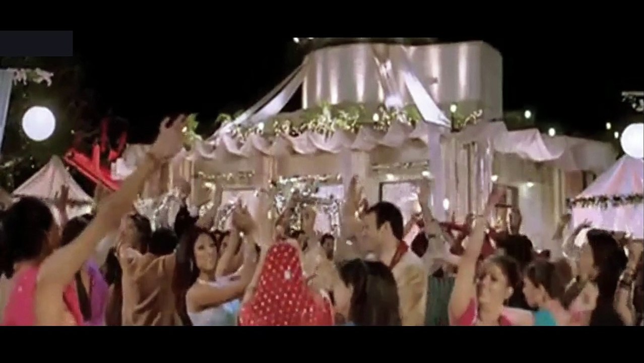 Hot Vidya Balan In  Bed Room with Akshy Kumar - Hot Romantic Video