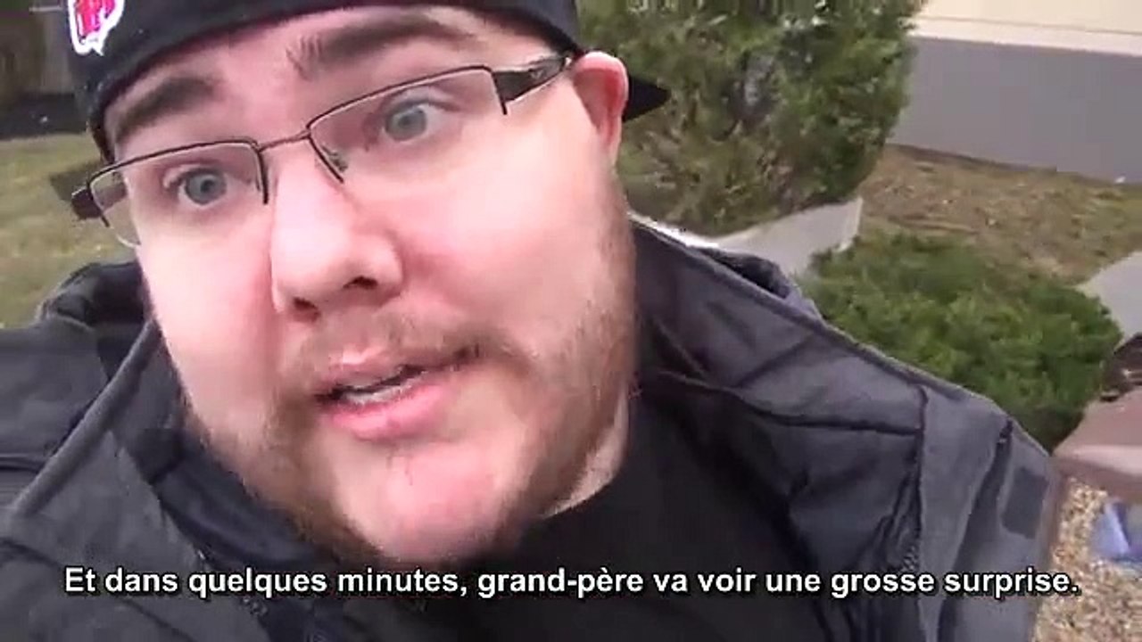 Ce grand-père voit ses petites-filles pour la première fois après 10 ans de coma.