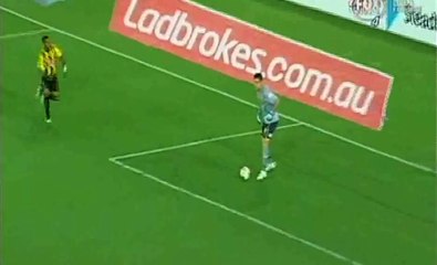 Kenny Cunningham profite d'une boulette du gardien