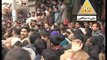 Dunya News - Faisalabad: Public tortures, kills three dacoits