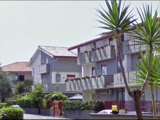 Trappeto (CT) 4 vani con posto auto vendesi