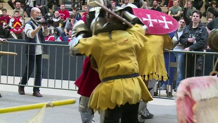 Le combat médiéval, entre histoire et bagarre