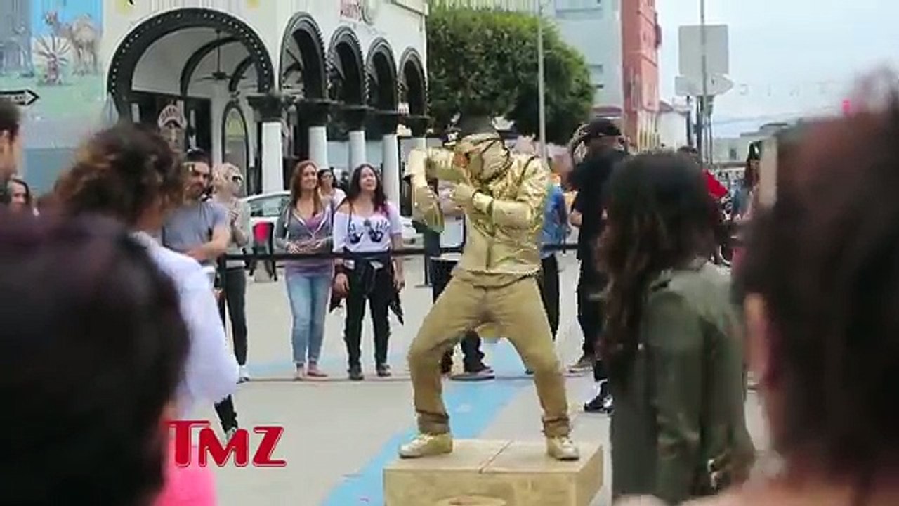 Usher  Best Street Performer We’ve Ever Seen!