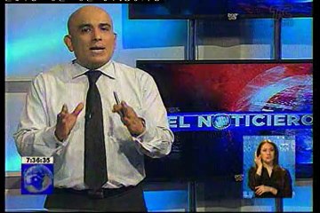 Cámaras captaron a mujer guardando lo robado entre sus piernas