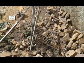 Napoli - Maltempo, crollo sui gradoni di Santa Maria Apparente -live- (01.02.15)