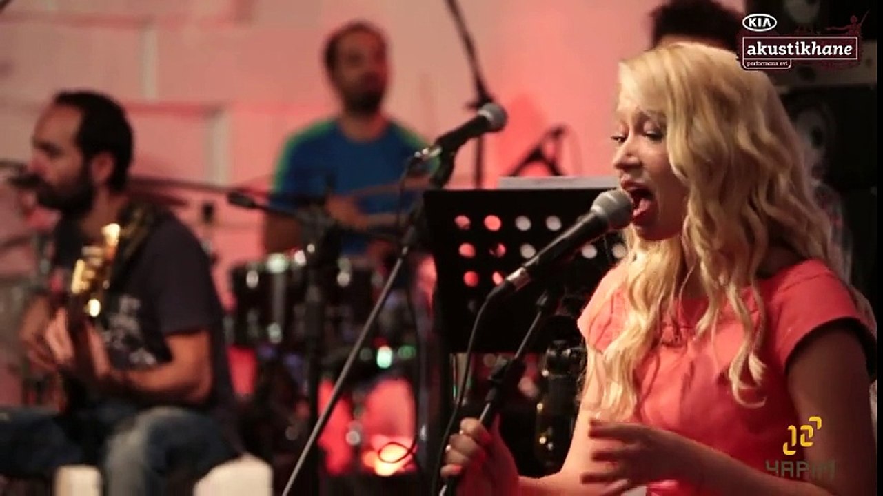 Gülçin Ergül - What Da Funk - Get Lucky ( Daft Punk Cover)