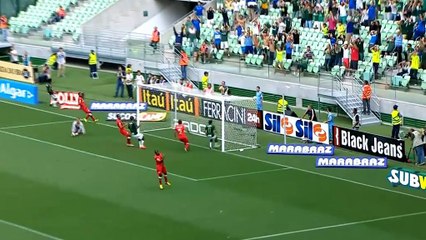 Terrible open goal miss from Maikon Leite