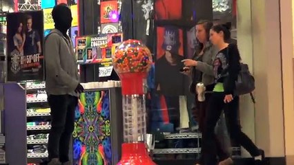 Public Prank - Mannequin 3