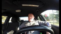 Policía cantando un tema de Taylor Swift es un éxito en Internet