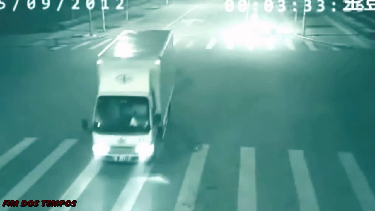 SER DE OUTRA DIMENSÃO APARECE NA CHINA E SALVA HOMEM DA MORTE