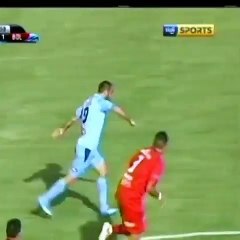 Bolivia: español se fracturó la clavícula tras anotar gol de media cancha (VIDEO)