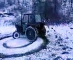 Ludi traktorista , traktor zaglavio , traktor i blato , Crazy tractor, tractor stuck