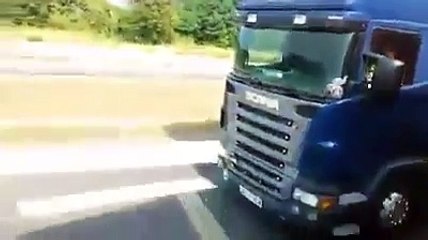 Crazy truck driver, lude kamiondije 130 km/h