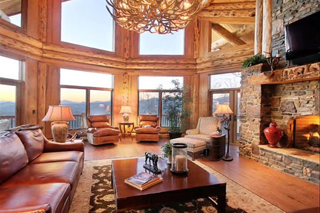 Giving a Rustic Look to Your Home Though Antler Chandelier